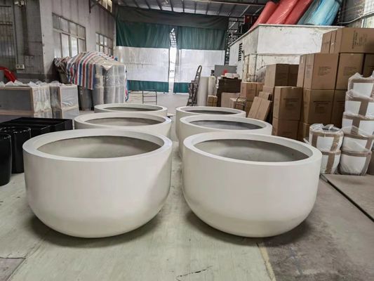 خرید گلدان های بزرگ و بلند فیبرگلاس برای تزئینات باغ در فضای باز online manufacture