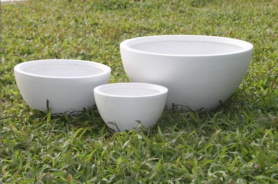 گلدان های باغچه ای مدرن از فیبر خاکستری