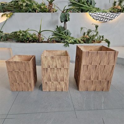 طرح مدرن و ظریف فايبر خاکستری برای گیاهان در فضای باز