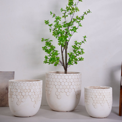 کاشت کننده خاکستری فیبر دایره ای بیج خنثی با الگوی عسل طبیعی سبک وزن ماندگار نگهداری کم گلدان تعطیلات ویلا هتل مرکز خرید دکوراسیون دفتر پروژه منظره سازی باغ
